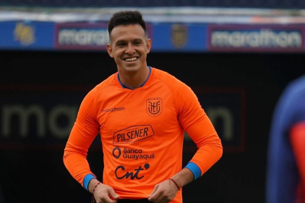 Gonzalo Valle en un entrenamiento con la Selección de Ecuador en 2024.