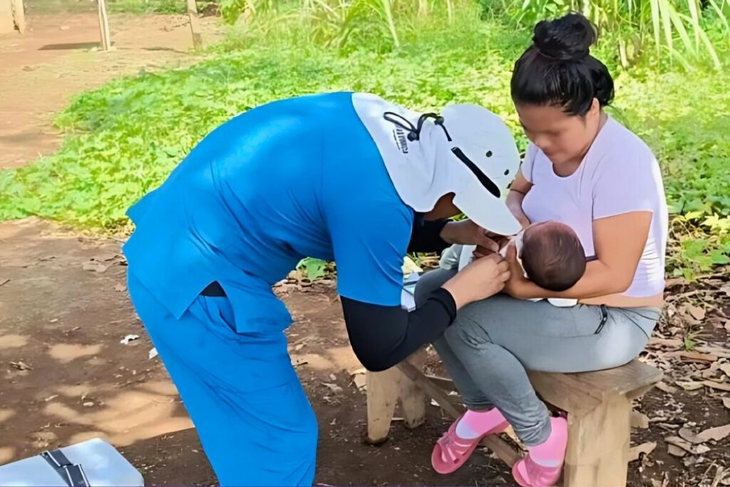 La tosferina es una enfermedad respiratoria que afecta principalmente a bebés y niños pequeños