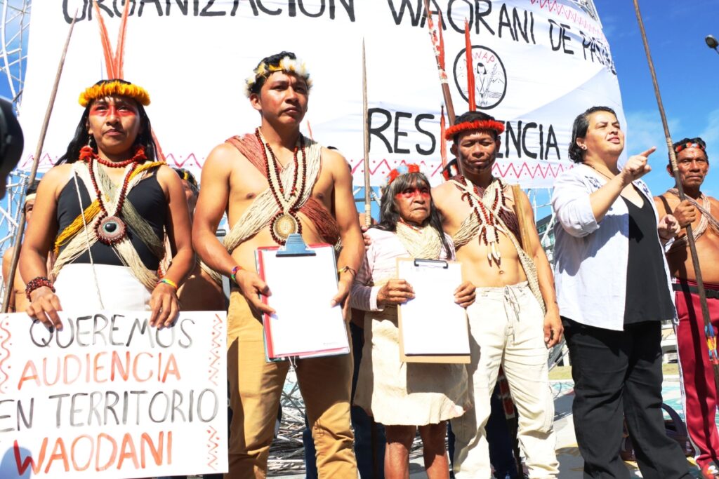 Los indígenas de la nacionalidad Waorani en su caminata a la Corte Constitucional por consulta previa, frente a proyectos petroleros.