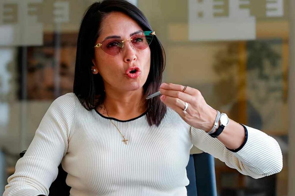 La representante del correísmo, Luisa González, se pronunció en medio de la posesión presidencial de Daniel Noboa
