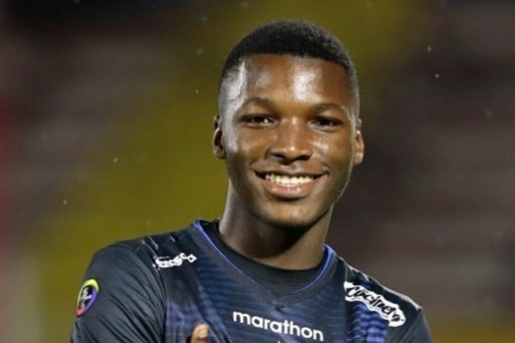 Moisés Caicedo en su etapa de jugador de Independiente del Valle.