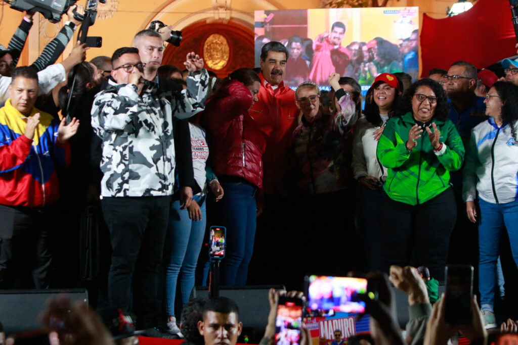 Fotografía cedida por Palacio de Miraflores donde se observa al presidente de Venezuela, Nicolas Maduro.