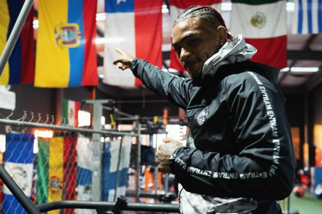 Michael Morales en la previa de su pelea estelar de la UFC ante Gilbert Burns.