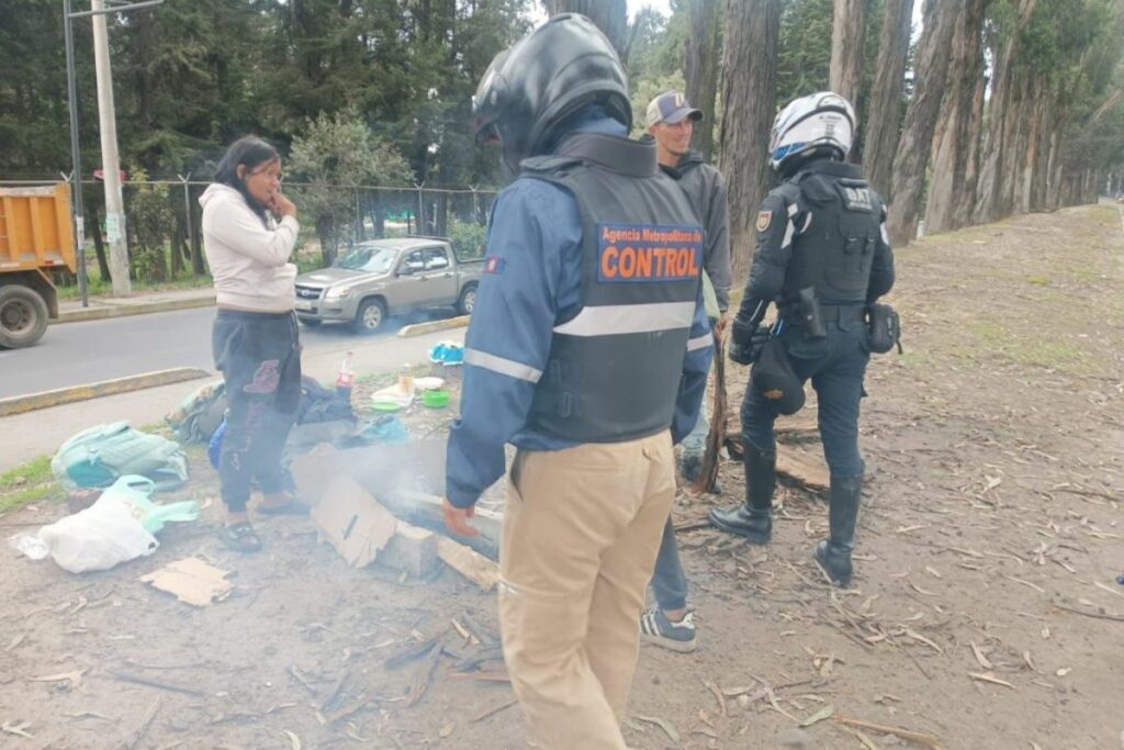 Los limpiaparabrisas fueron retirados de varios sectores de Quito.