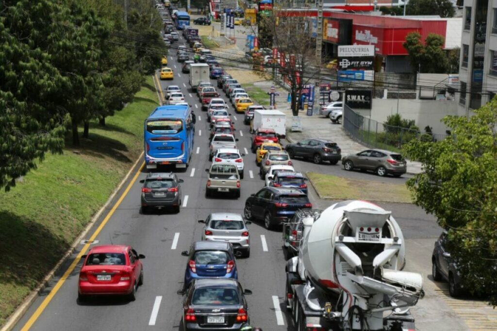 El Pico y placa está vigente en Quito este viernes 16 de mayo.