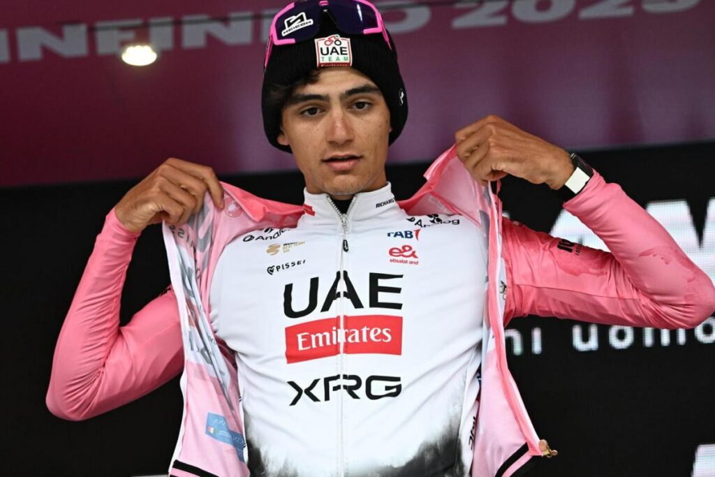 El ciclista mexicano Isaac Del Toro tiene la maglia rosa del Giro de Italia. Es el principal, rival de Richard Carapaz.