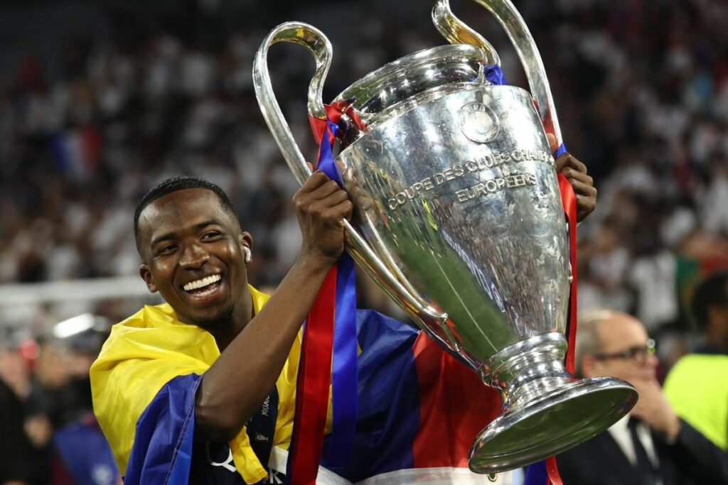 La Selección de Ecuador celebra el título de Champions de Willian Pacho - El Comercio