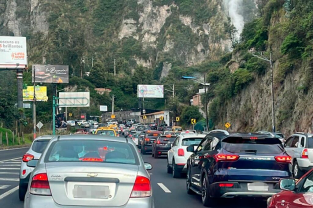 Imagen de archivo de la congestión en la av. Simón Bolívar.