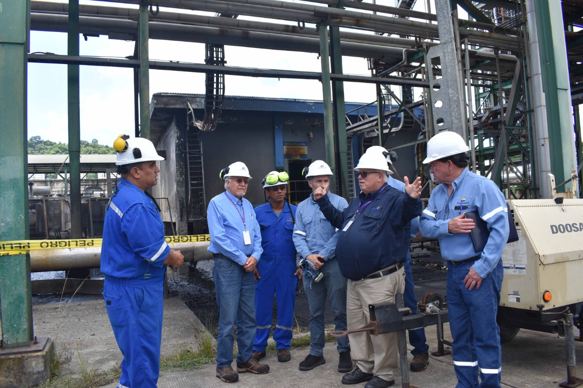 Ministerio toma medidas alternativas para recuperar la operatividad de Refinería Esmeraldas