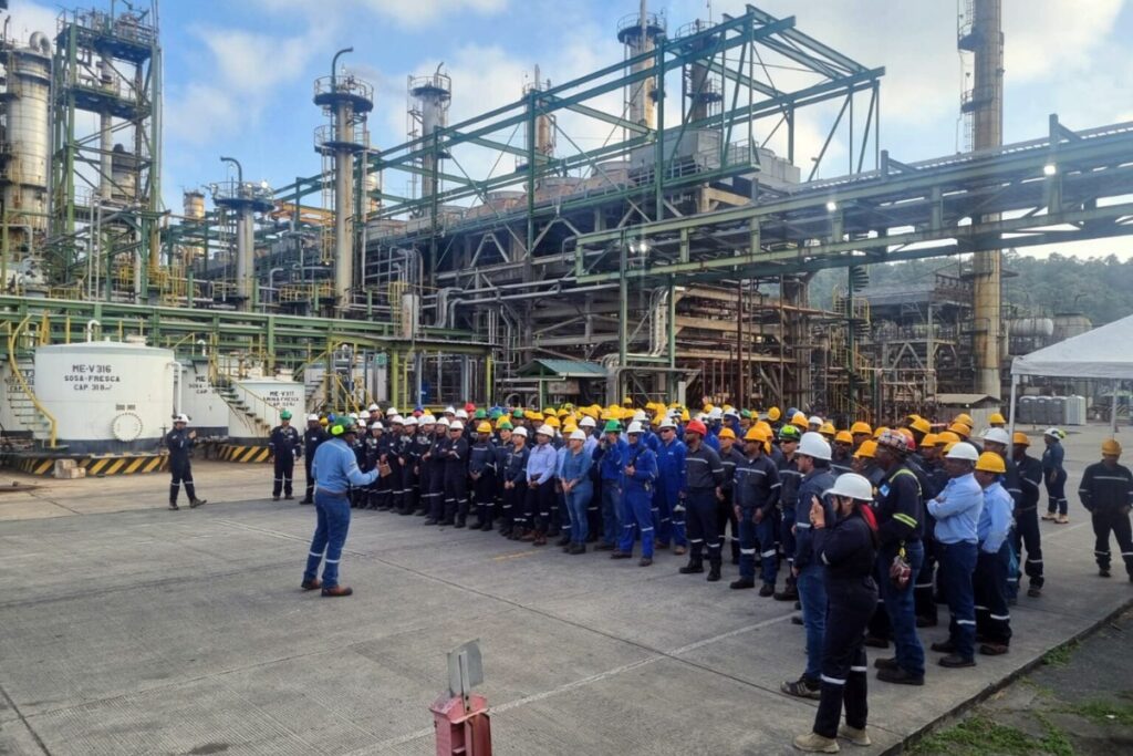 Petroecuador declaró la emergencia en la Refinería Esmeraldas.