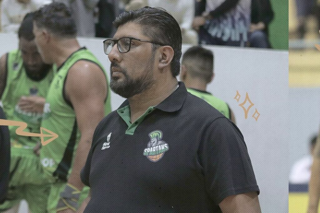 Manolo Albán, entrenador de Spartans.