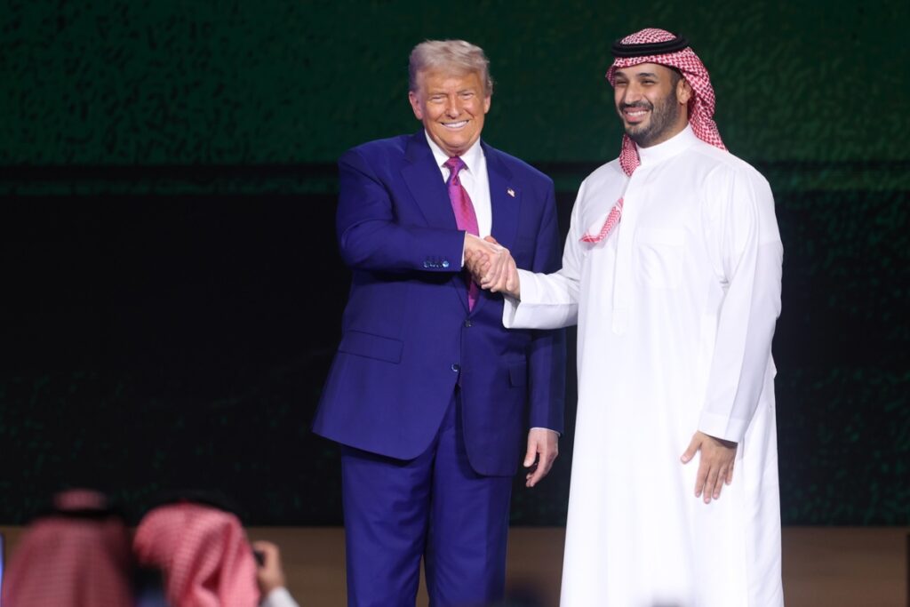 El presidente de Estados Unidos, Donald Trump (izq.) y el príncipe heredero saudí, Mohammed bin Salman bin Abdulaziz Al Saud (der.).