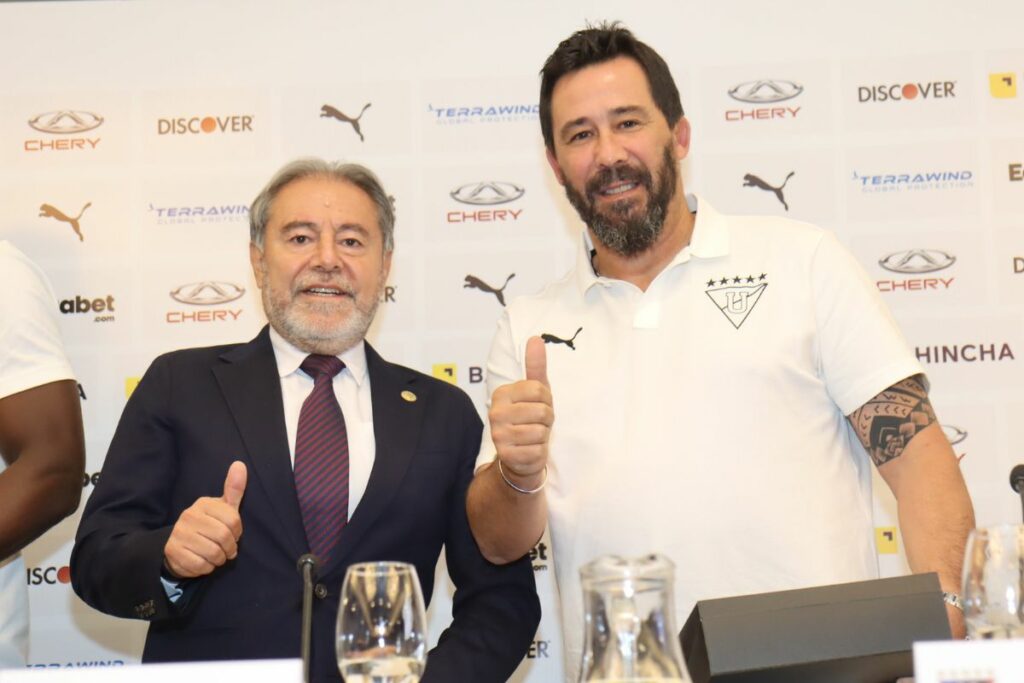 Isaac Álvarez (i) y Pablo Sánchez.