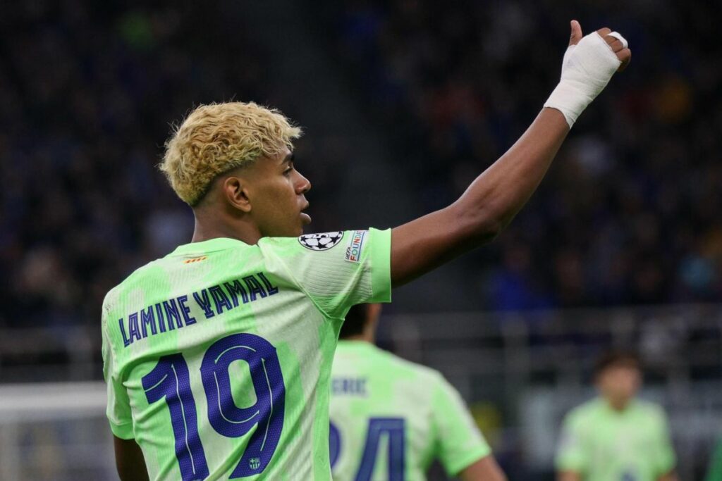 Lamine Yamal durante el partido del FC Barcelona ante el Inter en las semifinales de la Champions League 2024-25.