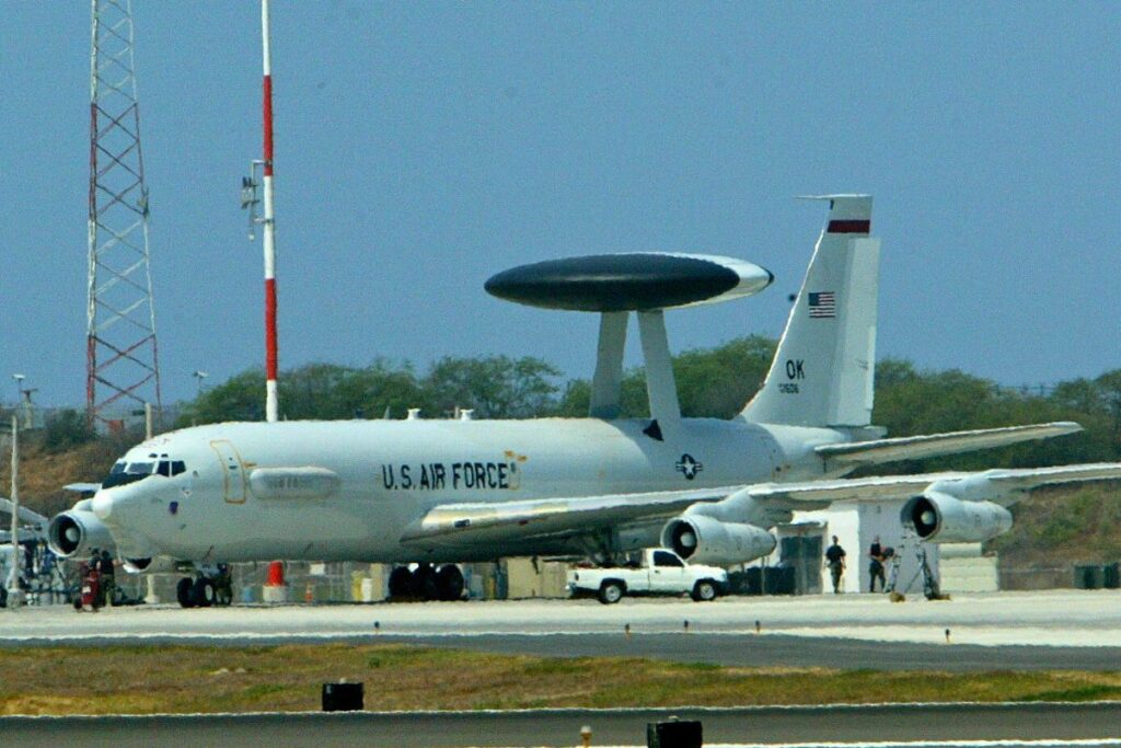 Puesto de operaciones de avanzada con aeronaves de EE.UU., en la base de Manta, en 2005. Foto: Archivo El Comercio