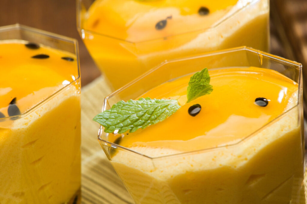 ¡Dale un gusto al paladar con este mousse de maracuyá!