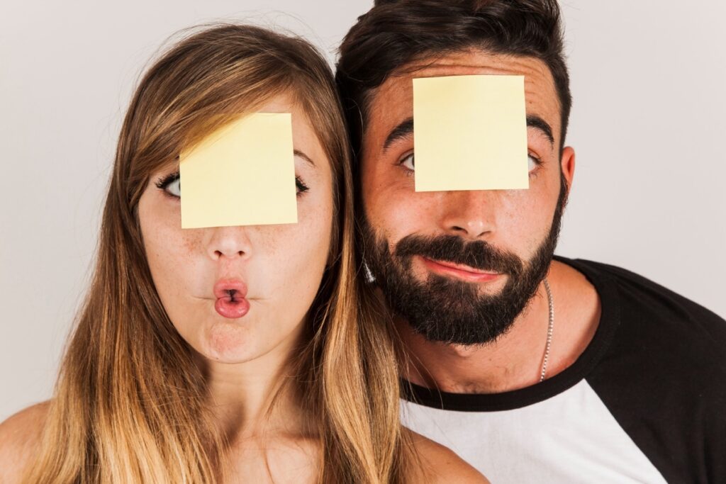 Foto representativa de una pareja que debe tomar en cuenta lo que ocurre con el sexo oral. Foto: Freepik