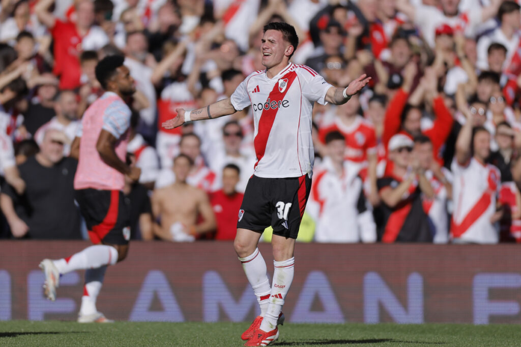 Franco Mastantuono celebra un gol con River Plate antes de llegar al Real Madrid.