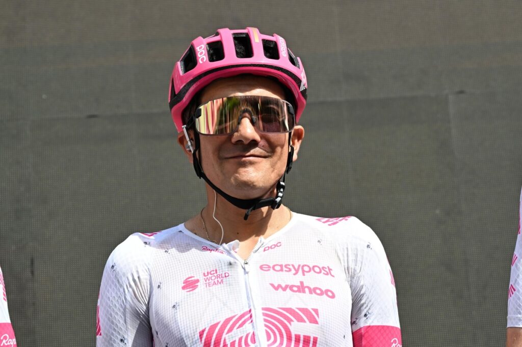 Richard Carapaz durante el Giro de Italia, donde compitió frente a Isaac del Toro.