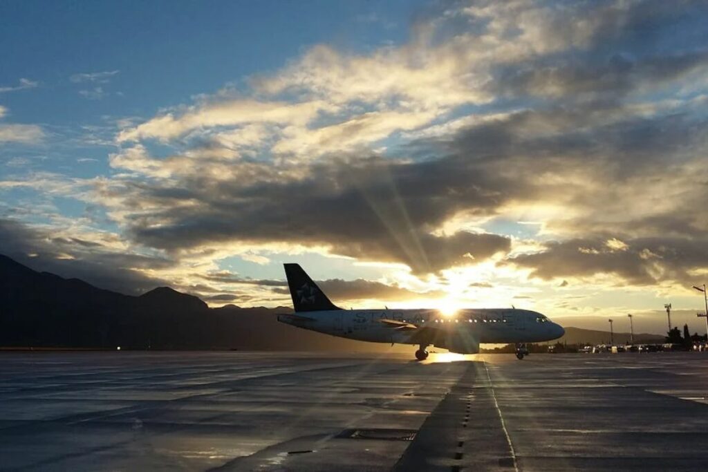 El aeropuerto de Quito cerrará temporalmente sus operaciones.
