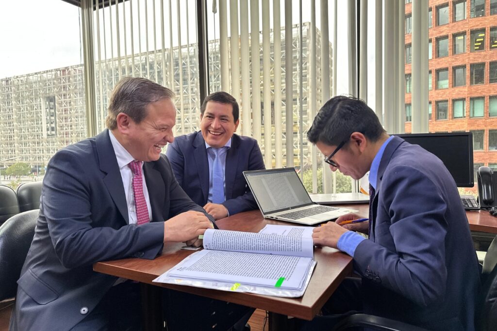 Andrés Arauz en su presentación periódica ante la Corte Nacional en Quito por el caso Ligados.