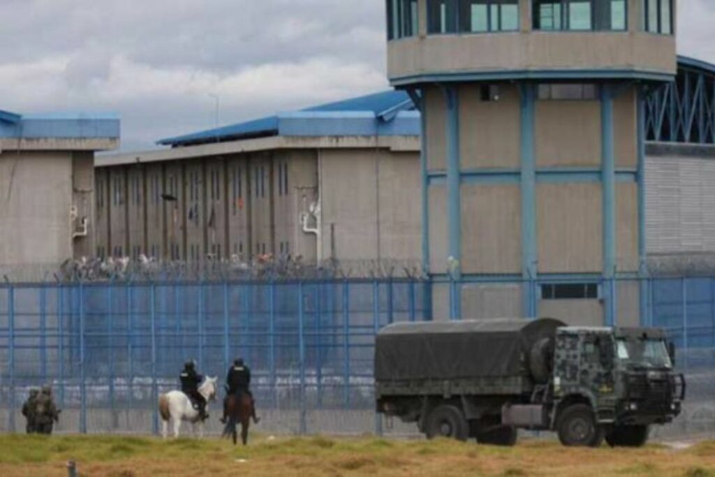Los militares controlan la cárcel de Latacunga, desde la declaración de guerra interna en Ecuador.