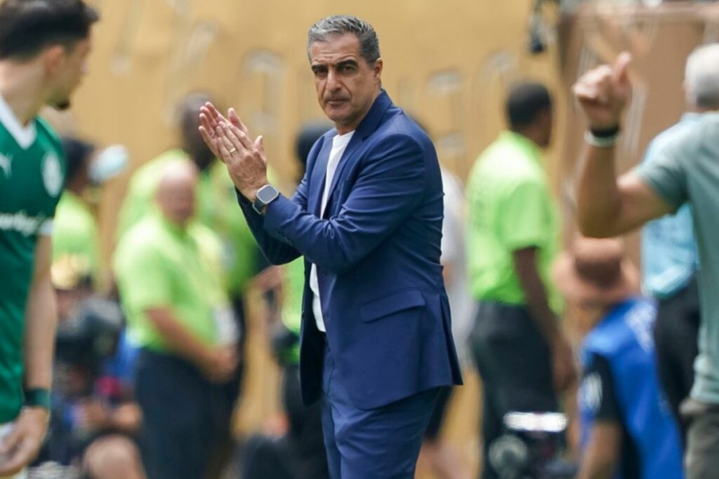 Renato Paiva como DT Botafogo en el Mundial de Clubes.