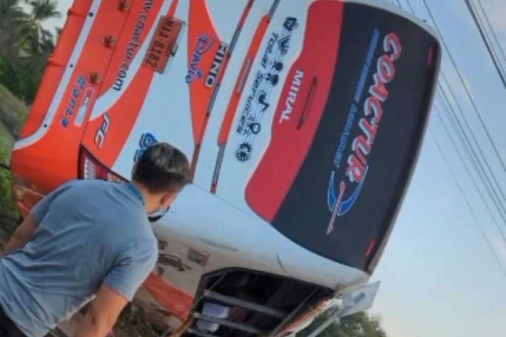 El siniestro involucró a un bus interprovincial de la cooperativa Coactur, que circulaba por la vía Charapotó – Correagua, en el cantón Sucre. Foto: @mmendozabelen