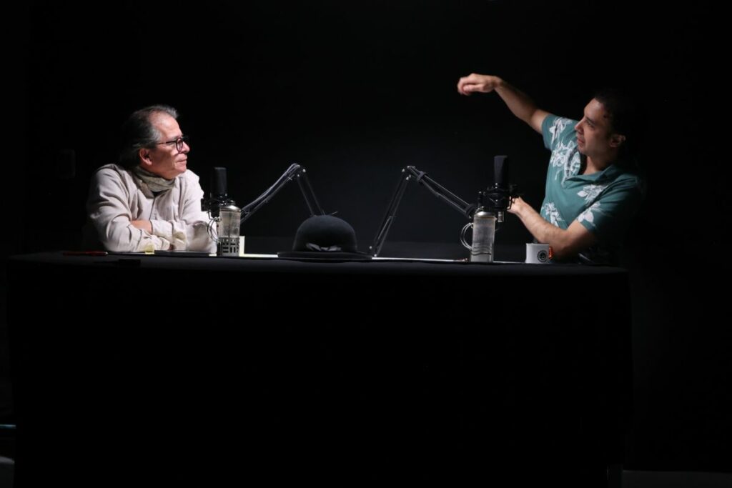 El comediante Daniel Machado, más conocido como 'El JAck' conversó con Santiago Estrella (i) en Diálogos sin Sombrero.