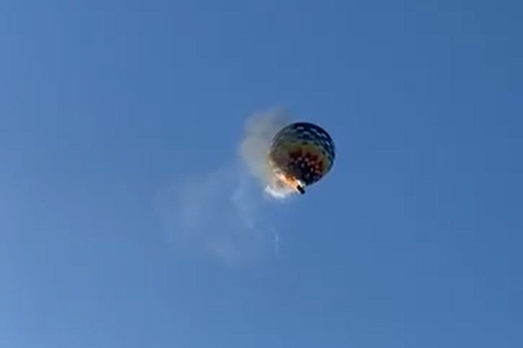Un globo aerostático sufrió un accidente en Santa Catarina, Brasil. Foto: Captura de video