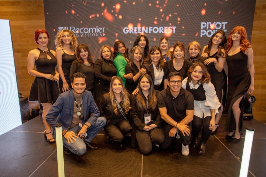 Green Forest, la nueva línea profesional impulsada por Recamier Professional y su marca SALON IN, llega con una fórmula avanzada y respetuosa con el cuero cabelludo. Cortesía