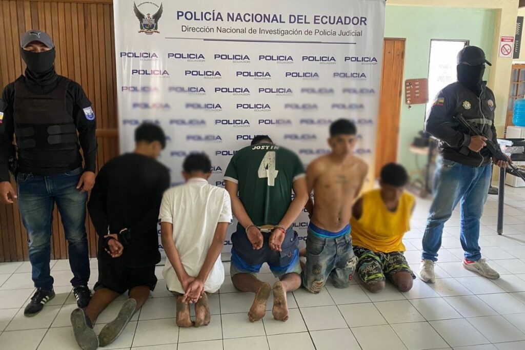 Policía aprehendió a presuntos integrantes de Los Choneros, en Santa Elena.