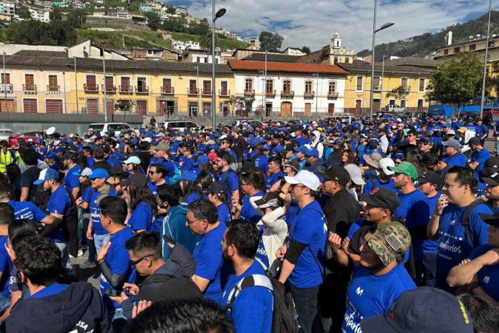 Un total de 700 trabajadores de Telefónica Movistar se concentraron en el bulevar de la avenida 24 de Mayo para participar del Día Internacional del Voluntariado Telefónica.