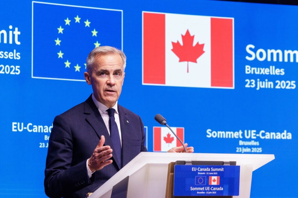 El primer ministro canadiense, Mark Carney, habla durante una conferencia de prensa después de la 20ª cumbre UE-Canadá en Bruselas, Bélgica.