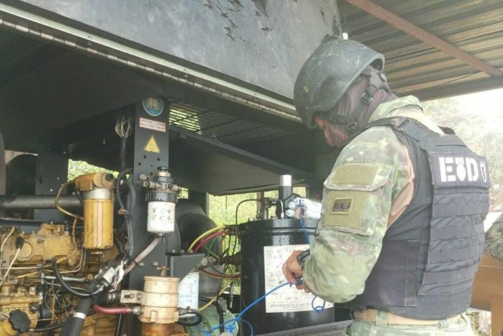 Militares realizaron operaciones de reconocimiento y vigilancia en base minera ilegal. Foto: Fuerzas Armadas