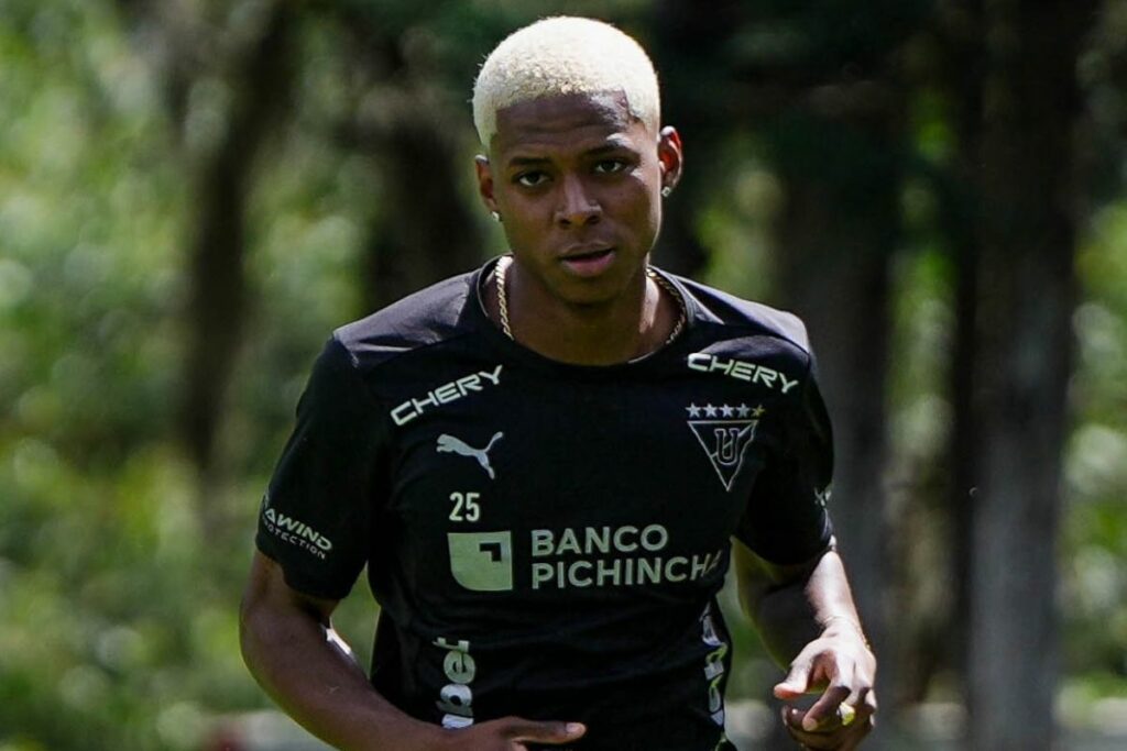 Nilson Angulo en un entrenamiento con Liga de Quito en 2025.