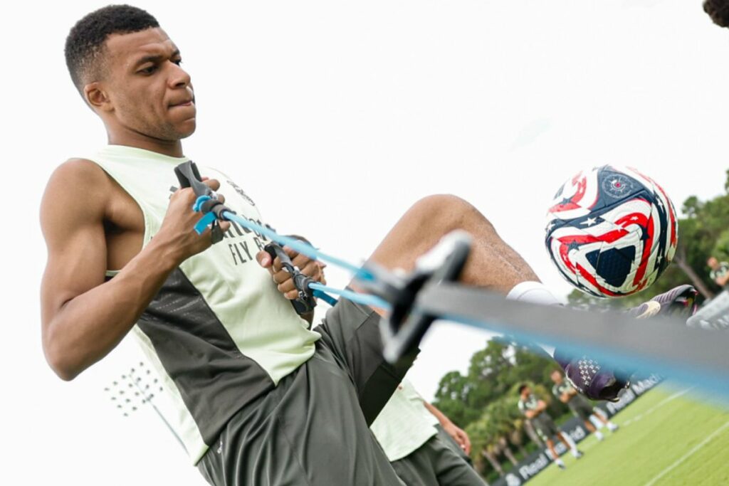 Kylian Mbappé en un entrenamiento con el Real Madrid en el Mundial de Clubes.