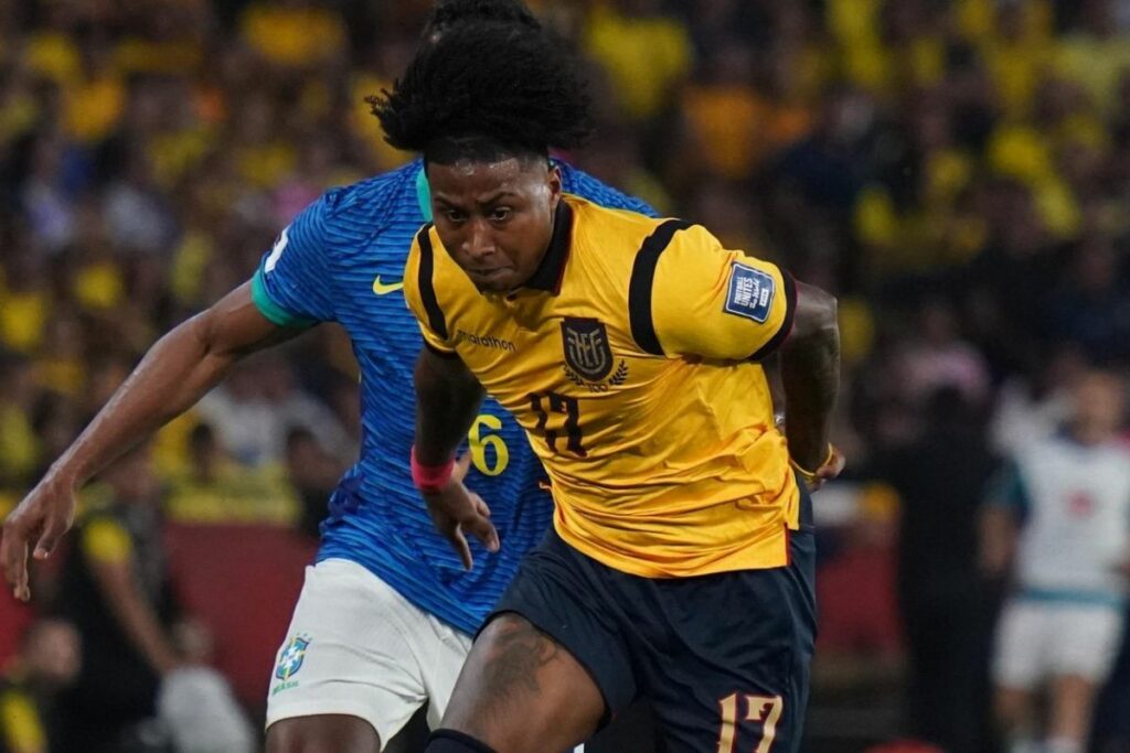 Ángelo Preciado, jugador de la Selección de Ecuador en las eliminatorias al Mundial 2026.