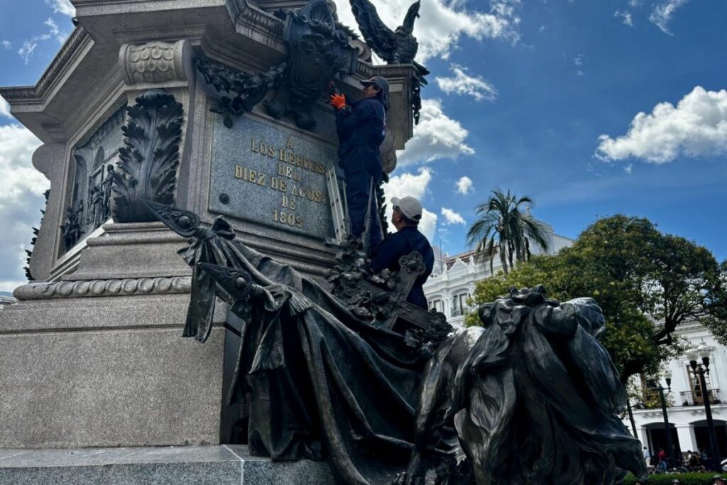 Un desconocido intentó robarse una pieza de uno de los bienes patrimoniales de Quito.