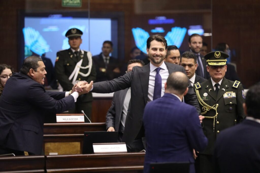 El correísmo apeló a la presidencia de Niels Olsen durante el segundo debate de la Ley de Integridad Pública.