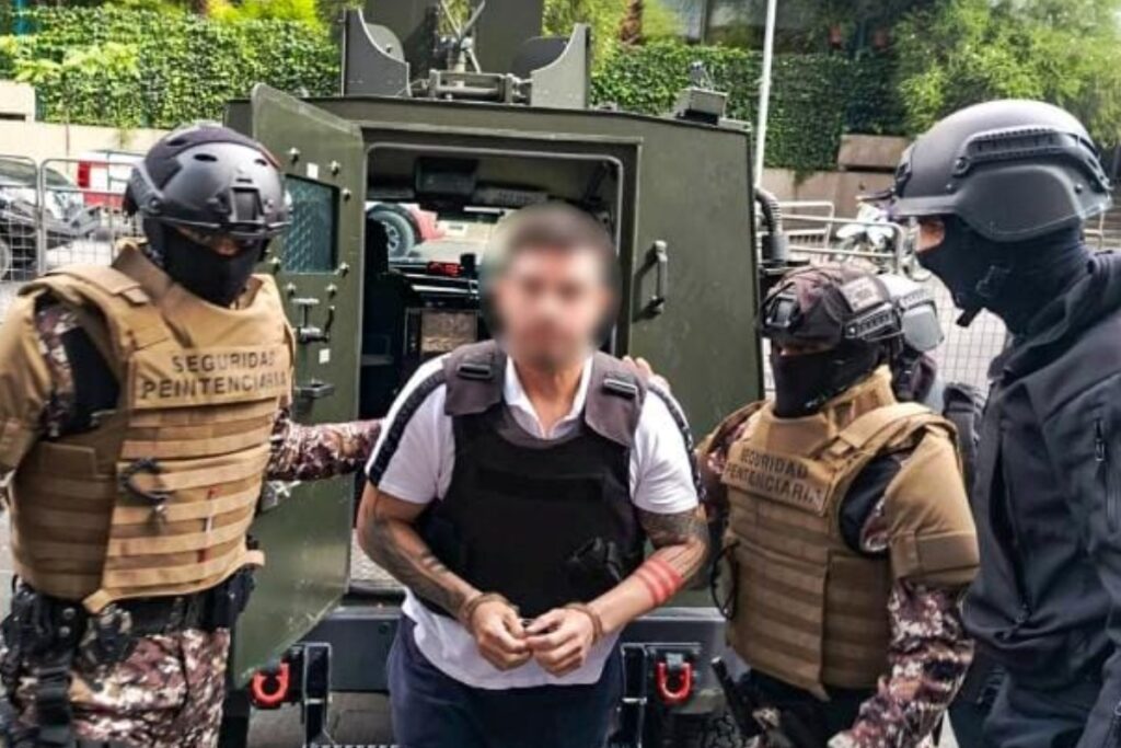 Daniel Salcedo llegó a la FGE para dar su testimonio anticipado sobre el asesinato de Fernando Villavicencio con un fuerte resguardo militar y policial.