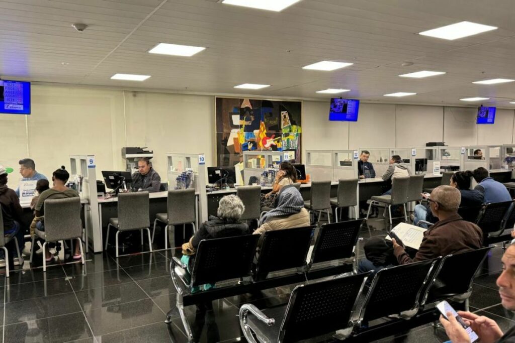 El SRI presenta atrasos en la devolución del IVA a adultos mayores.
