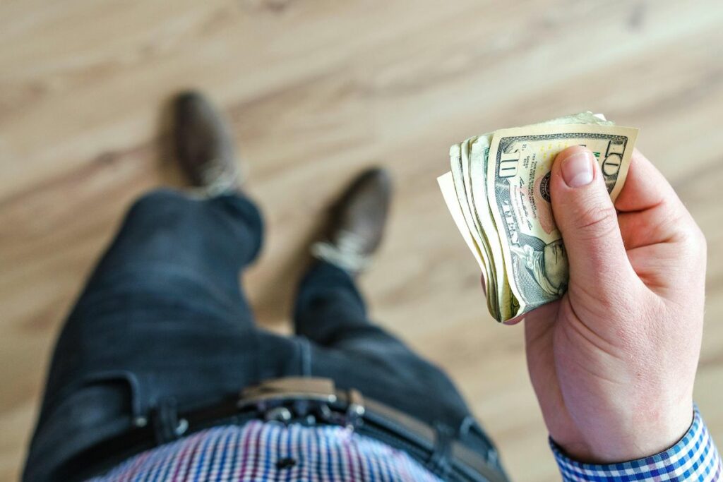 Las 47 entidades financieras señaladas ofrecen créditos, inversiones, etc. de forma ilegal en Ecuador.