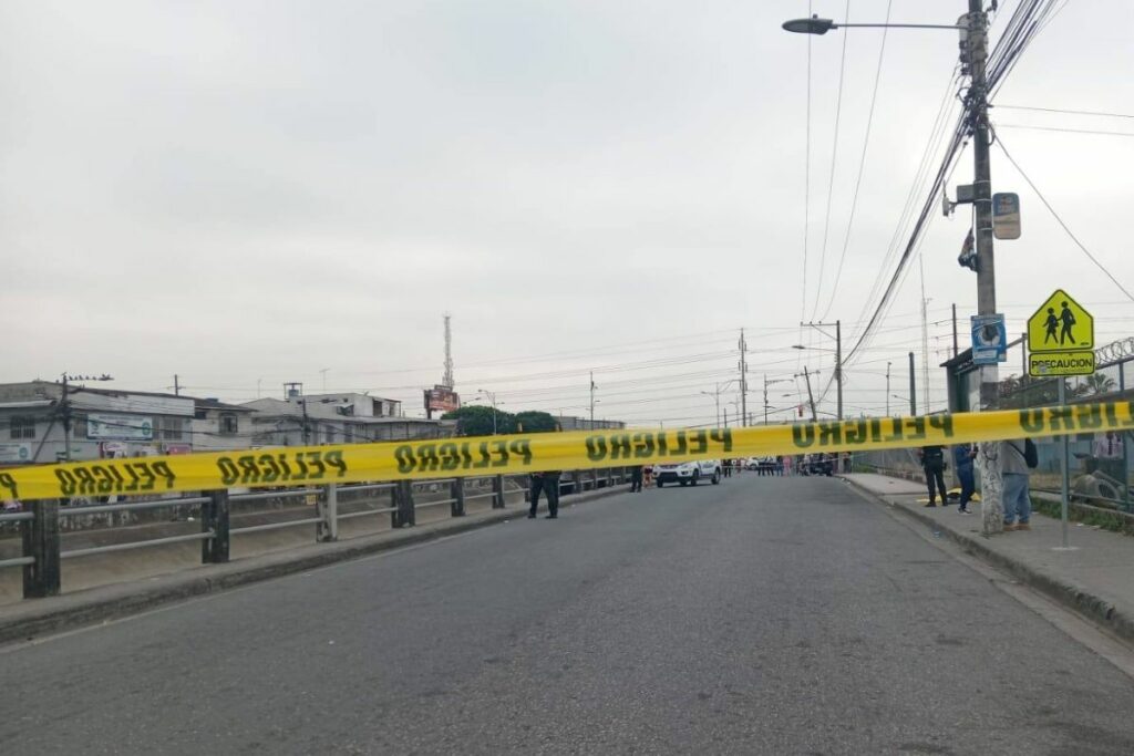 El doble crimen se produjo en los exteriores de una escuela en Mucho Lote, en Guayaquil