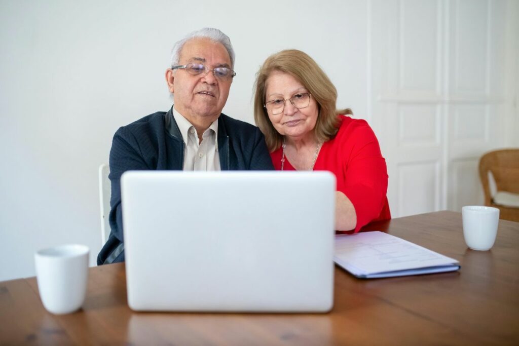 Los servidores públicos están preocupados por la edad de jubilación.