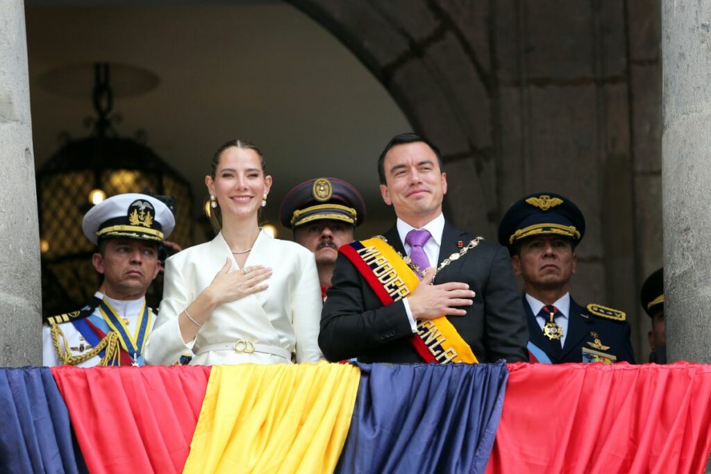 Lavinia Valbonesi junto al presidente Daniel Noboa en el Palacio de Carondelet, en Quito.