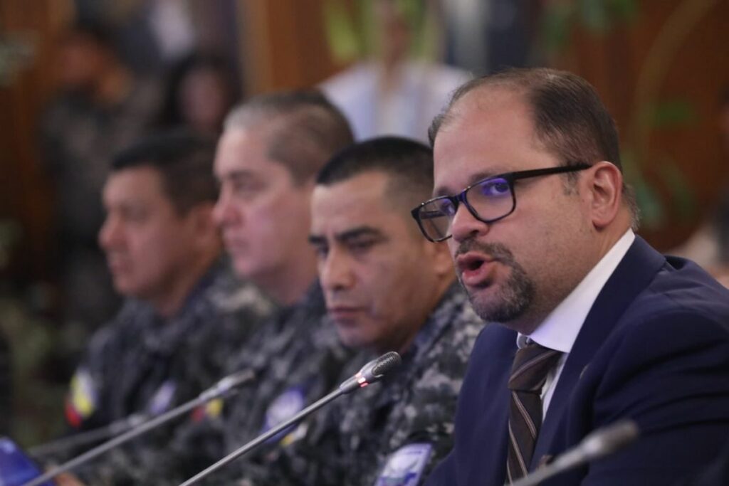 El Ministro del Interior se pronunció sobre las decisiones de un juez y un fiscal en X