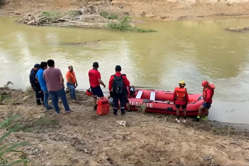 Los Bomberos de Pasaje y Santa Rosa trabajaron en el rescate del cuerpo del pequeño
