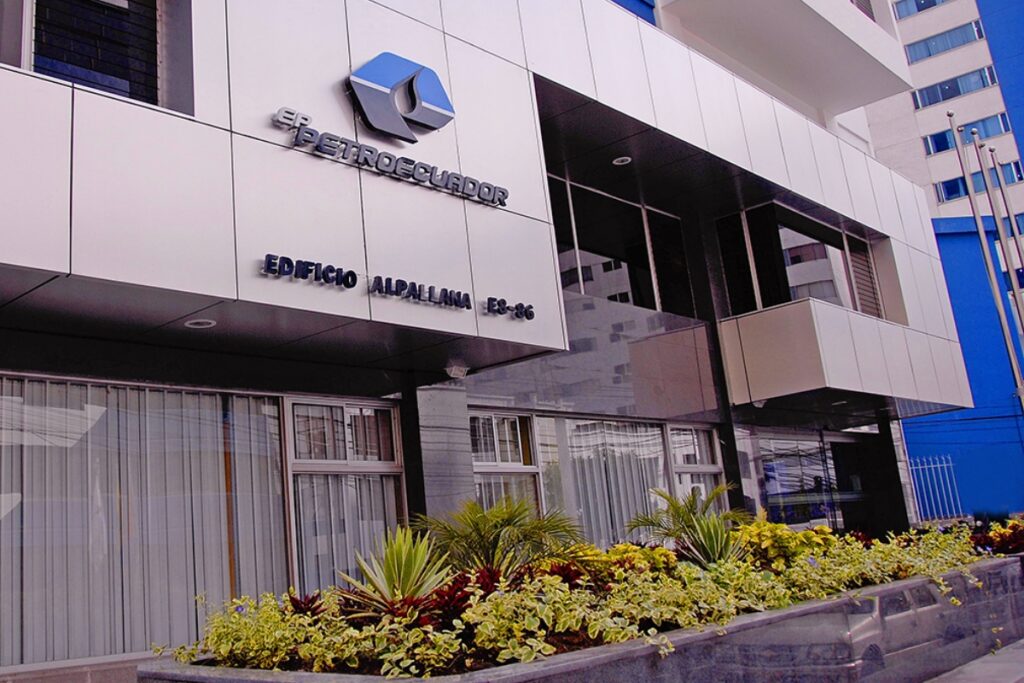 Petroecuador ejecutó un proceso de revisión de su estructura remunerativa para eliminar sueldos dorados.