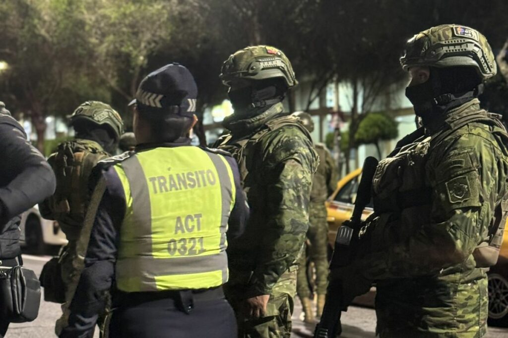 Bloque de seguridad u AMT realizaron controles de 'piques' en Quito.